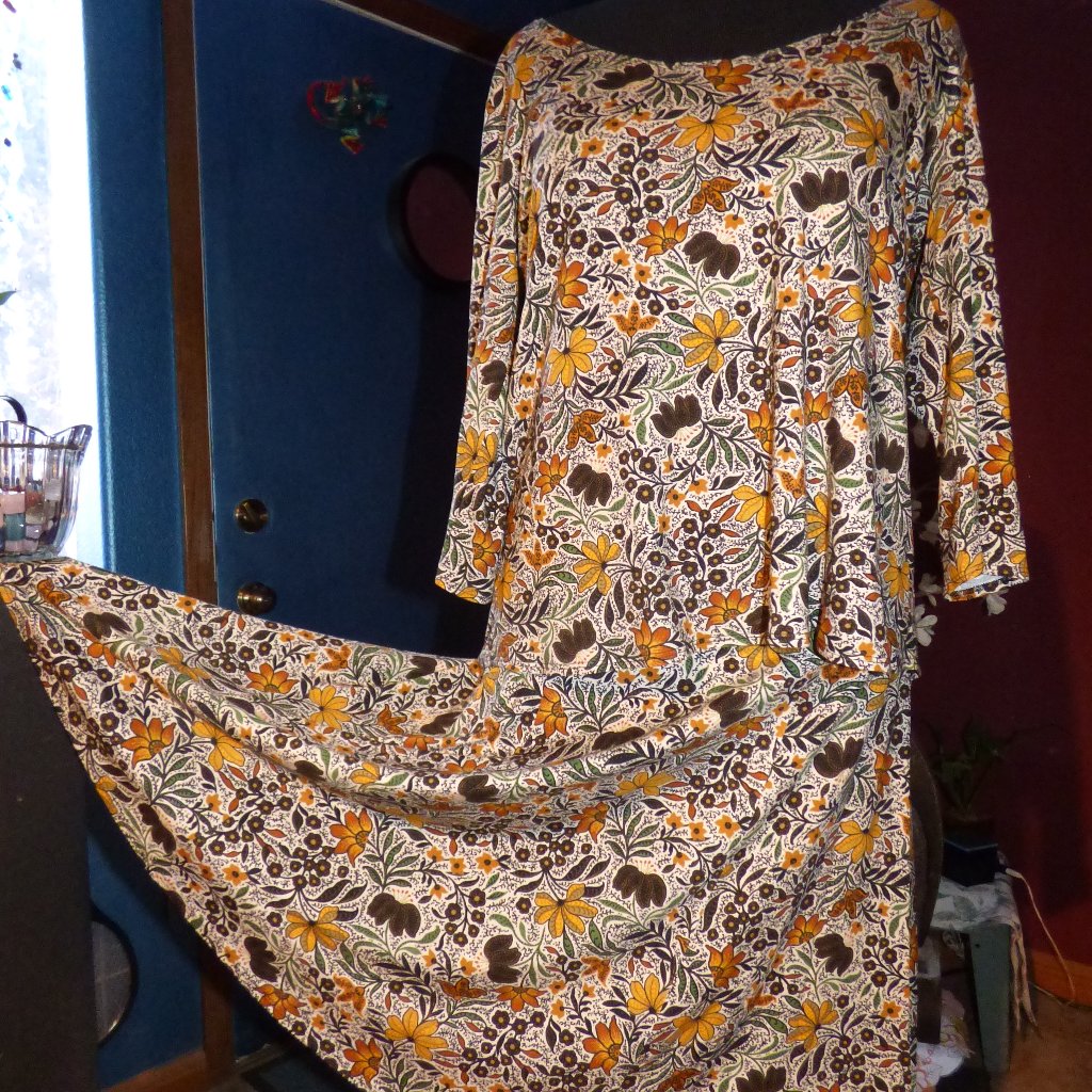 Quirky Salaam Floral Multi Color 3/4 Sleeve Top With Skater Full Midi Skirt Xl